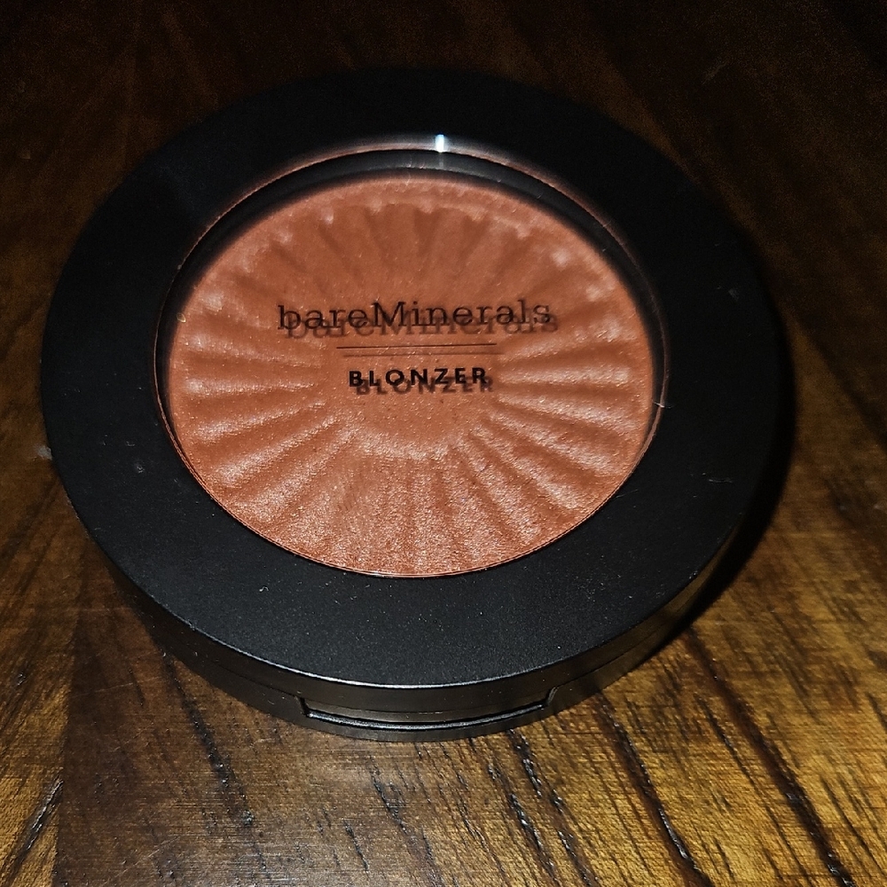 bareMinerals Blonzer in Kiss Of Copper